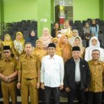 Kelembagaan, Dr.Afrinaldi (tengah) dan peserta pelatihan BIPA.